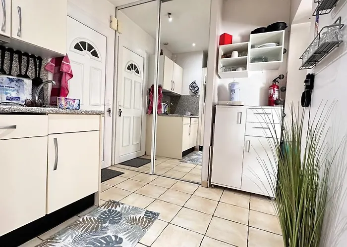 Le Cosy- 4 Personnes à 30m De La Plage, Wifi Fibre Clim Netflix